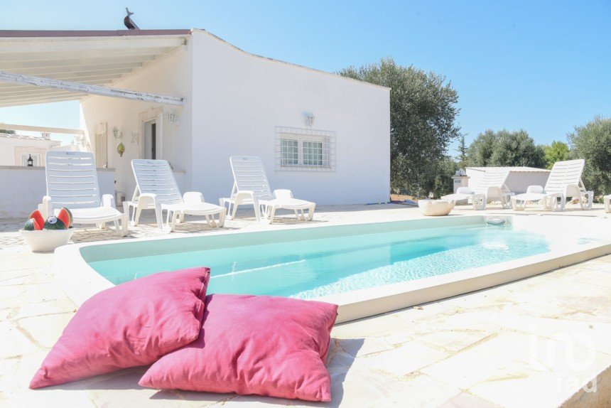 Trullo 7 locali di 120 m² in Ostuni (72017)