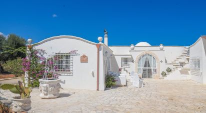 Trullo 7 locali di 120 m² in Ostuni (72017)