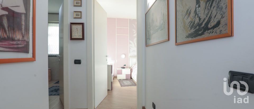 Apartment 6 rooms of 90 m² in Genova (16121)