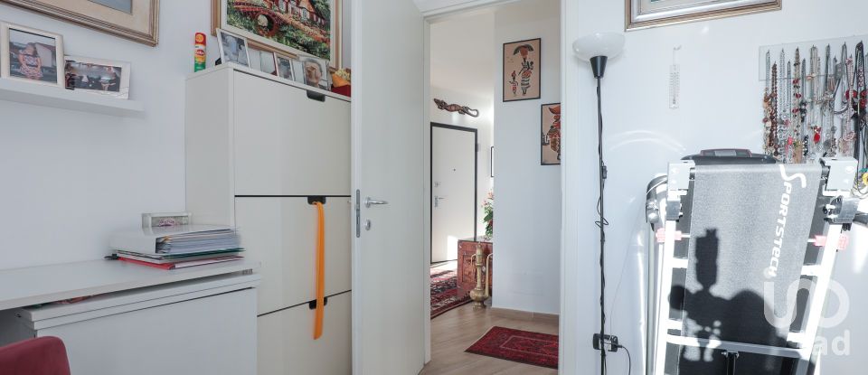 Apartment 6 rooms of 90 m² in Genova (16121)