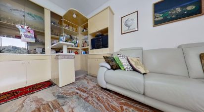 Three-room apartment of 130 m² in Genova (16127)