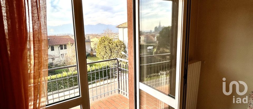 Two-room apartment of 130 m² in Cassago Brianza (23893)