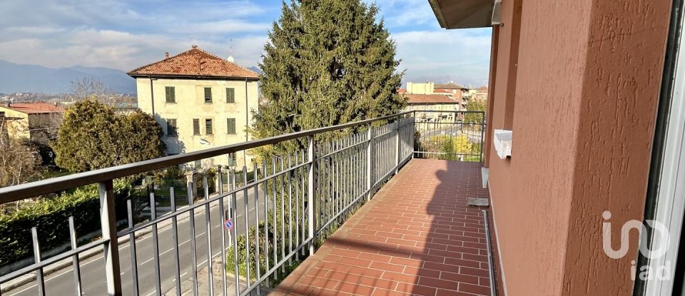 Two-room apartment of 130 m² in Cassago Brianza (23893)