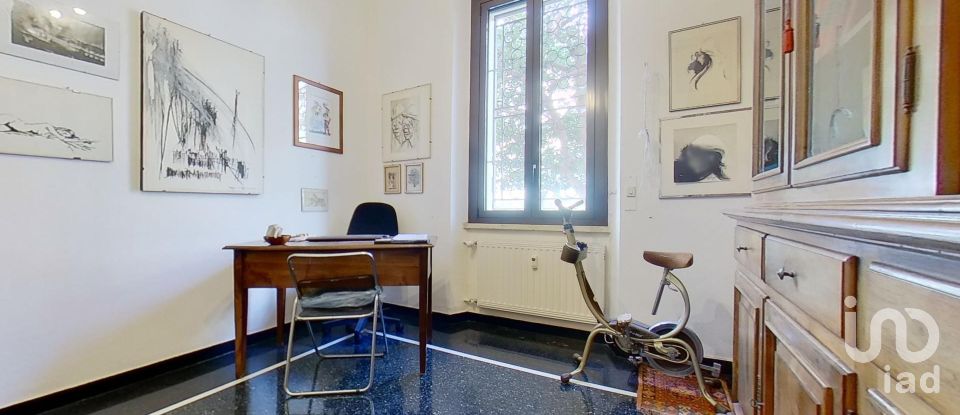 Three-room apartment of 136 m² in Genova (16146)