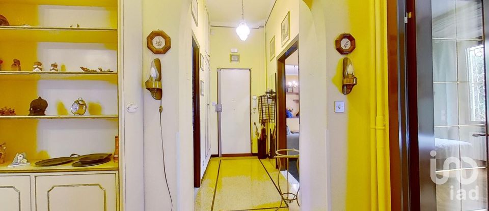 Three-room apartment of 136 m² in Genova (16146)