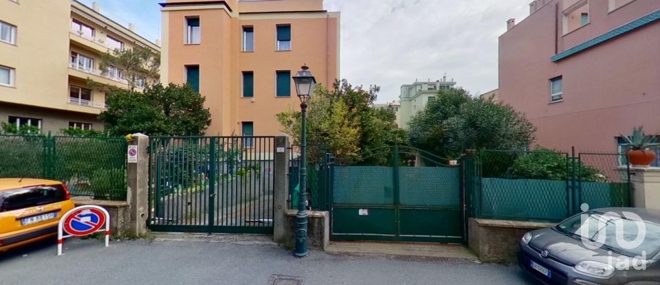 Three-room apartment of 136 m² in Genova (16146)