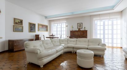 Casale 6 locali di 460 m² in Monte Urano (63813)