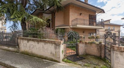 Villa 6 locali di 460 m² in Monte Urano (63813)