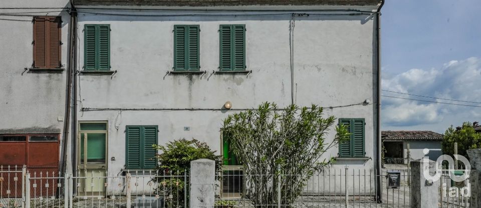 House 7 rooms of 227 m² in Portomaggiore (44015)