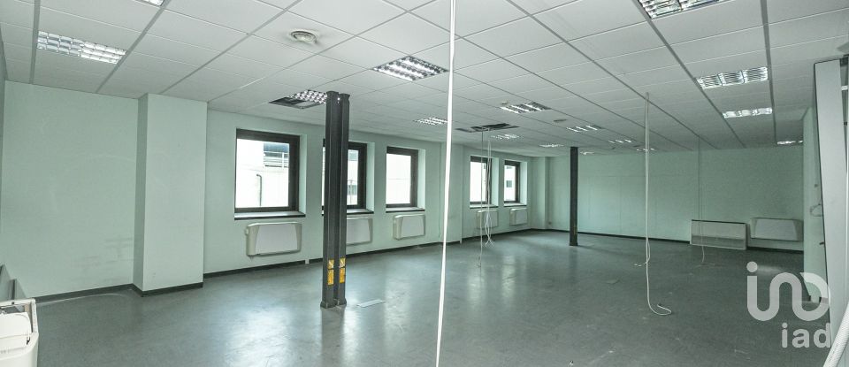 Ufficio di 380 m² in Genova (16149)