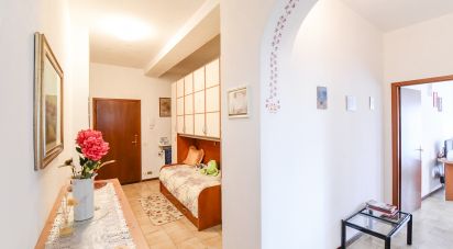 Two-room apartment of 89 m² in Seveso (20822)