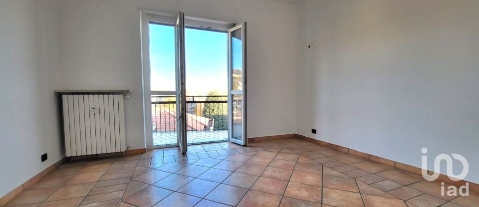 Three-room apartment of 70 m² in Pinerolo (10064)