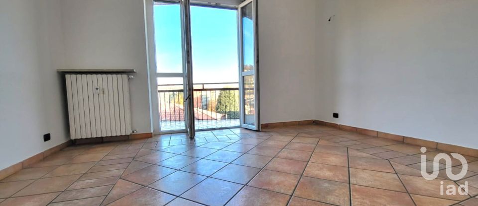 Three-room apartment of 70 m² in Pinerolo (10064)