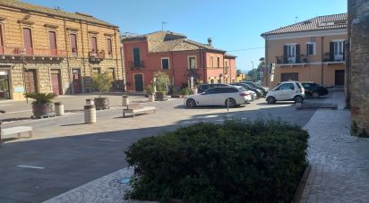 Shop / premises commercial of 400 m² in Giulianova (64021)