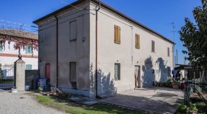 House 7 rooms of 234 m² in Migliarino (44027)