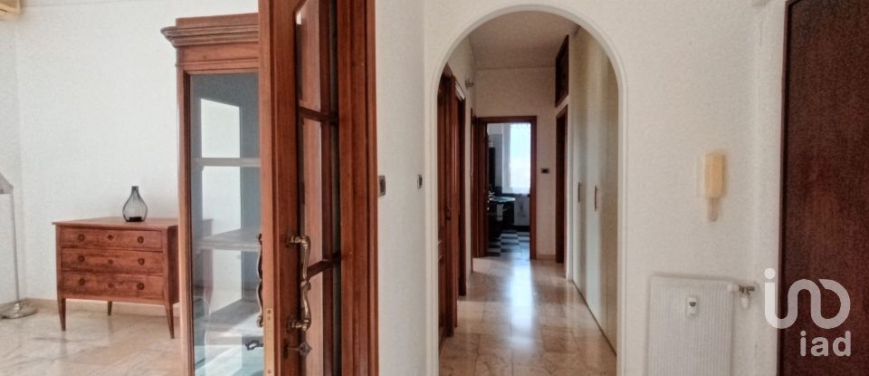 Trilocale di 93 m² a Genova (16157)