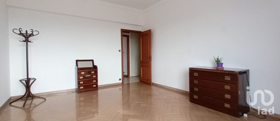 Trilocale di 93 m² a Genova (16157)