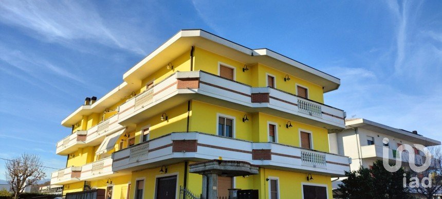 Apartment 7 rooms of 120 m² in Collecorvino (65010)