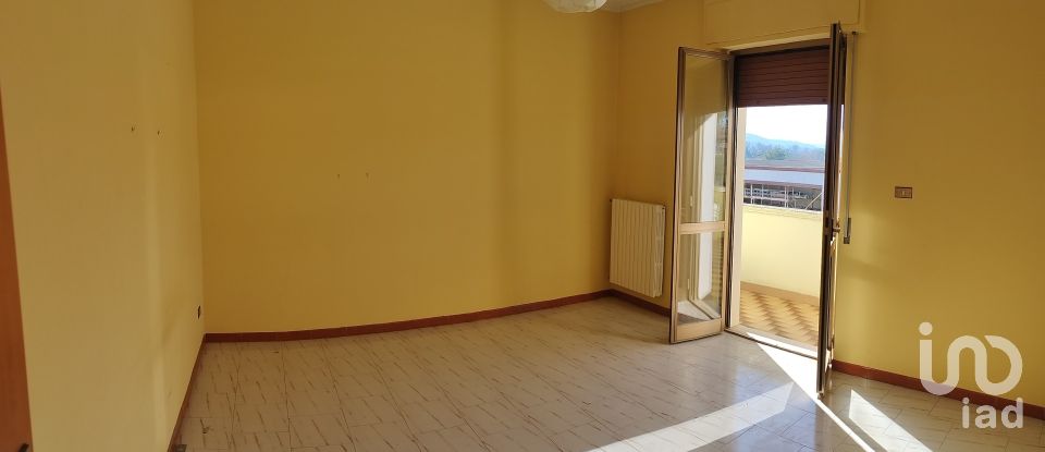 Apartment 7 rooms of 120 m² in Collecorvino (65010)