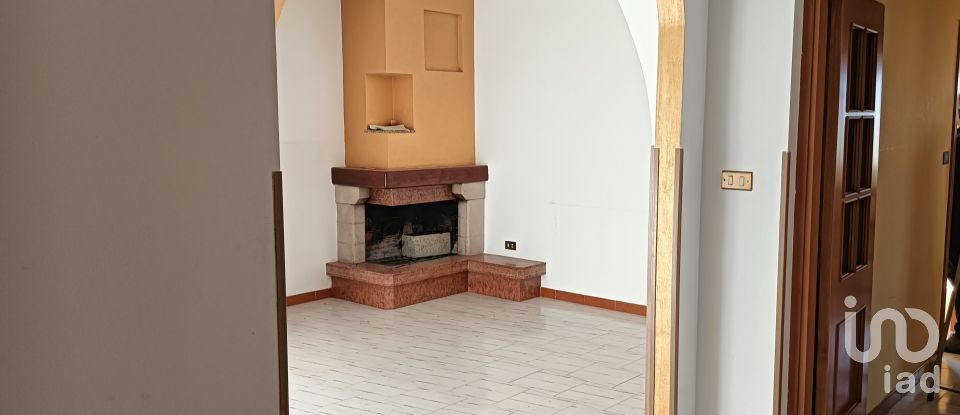 Apartment 7 rooms of 120 m² in Collecorvino (65010)