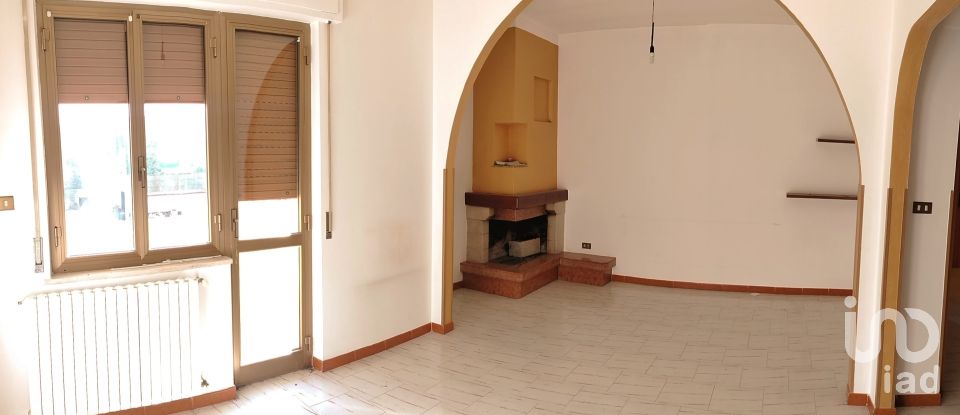 Apartment 7 rooms of 120 m² in Collecorvino (65010)