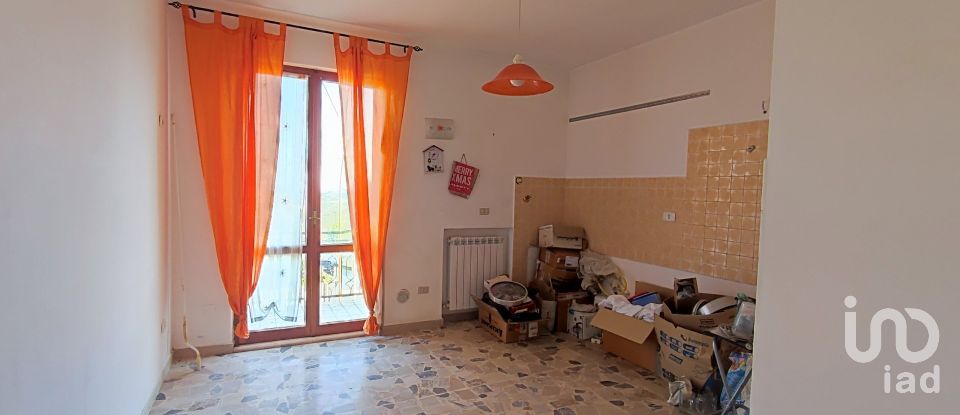 Costruzione di 625 m² in Notaresco (64024)