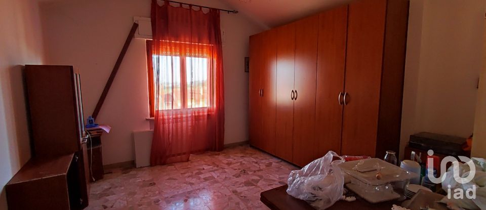 Costruzione di 625 m² in Notaresco (64024)