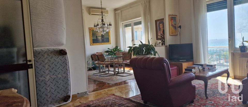 Appartamento 5 locali di 220 m² a Genova (16131)