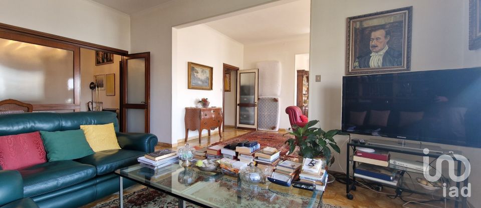 Appartamento 5 locali di 220 m² a Genova (16131)