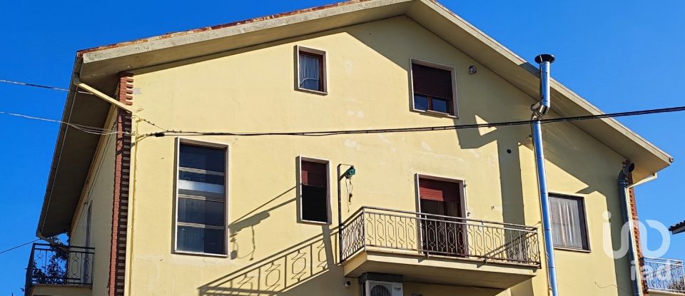 Appartamento 6 locali di 135 m² a Notaresco (64024)