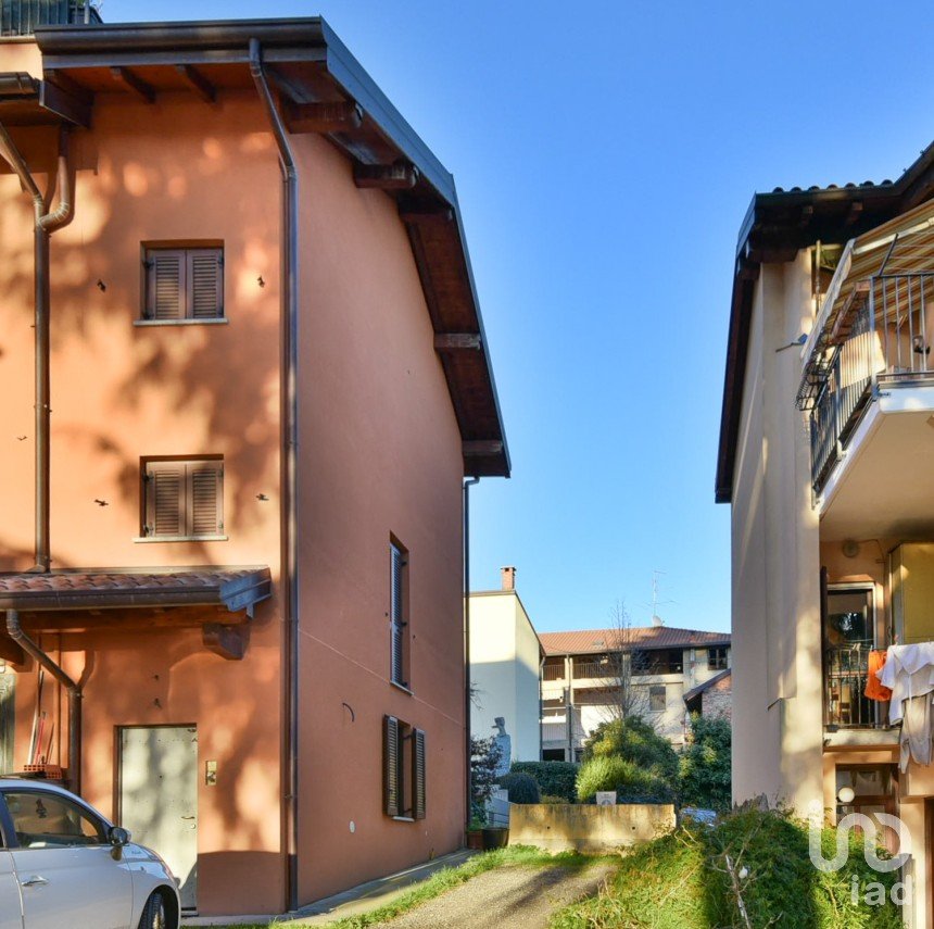 Apartment 0 rooms of 76 m² in Uggiate-Trevano (22029)