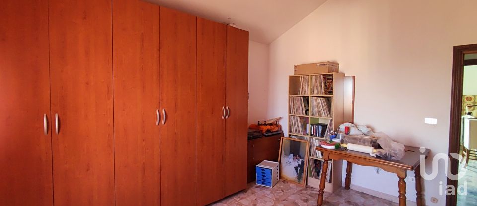 Attico / Mansarda / Loft 5 locali di 120 m² a Notaresco (64024)