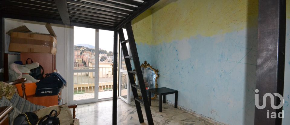 Four-room apartment of 97 m² in Genova (16137)