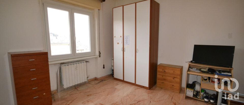 Four-room apartment of 97 m² in Genova (16137)