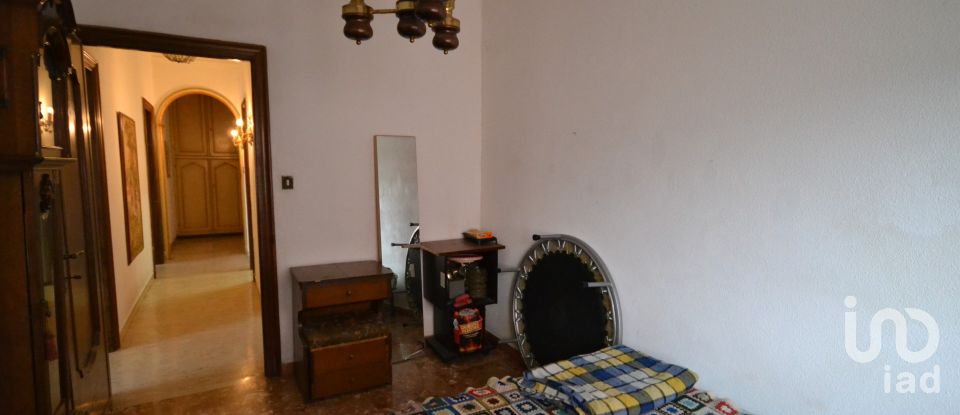 Four-room apartment of 97 m² in Genova (16137)