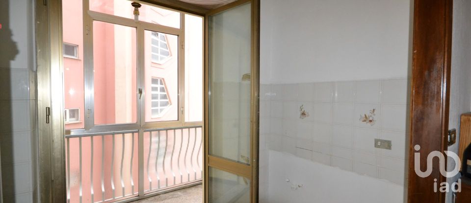 Four-room apartment of 97 m² in Genova (16137)