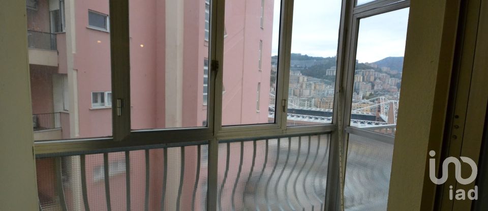 Four-room apartment of 97 m² in Genova (16137)