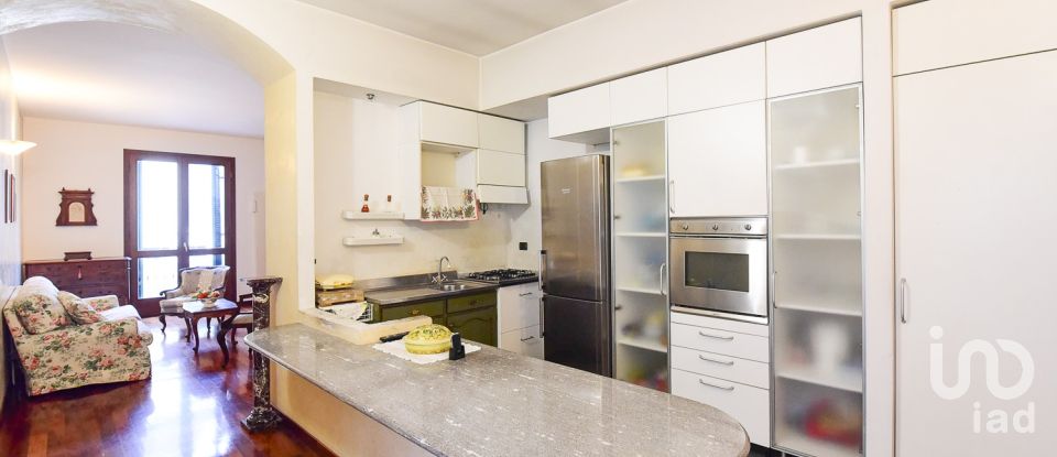 Bilocale di 65 m² a Seregno (20831)