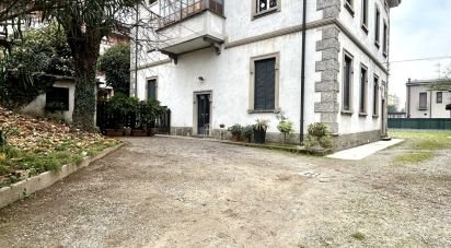 Four-room apartment of 180 m² in Desio (20832)