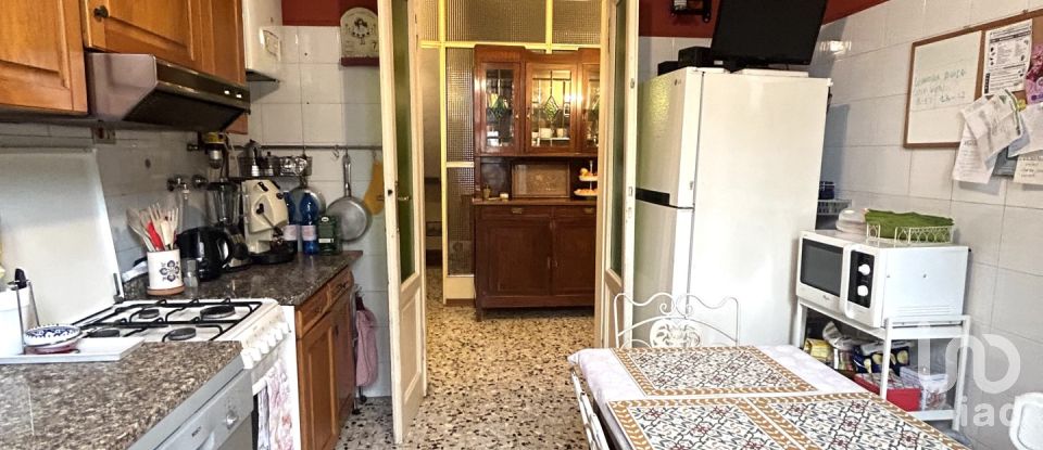 Four-room apartment of 180 m² in Desio (20832)