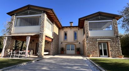 House 9 rooms of 413 m² in Bardolino (37011)