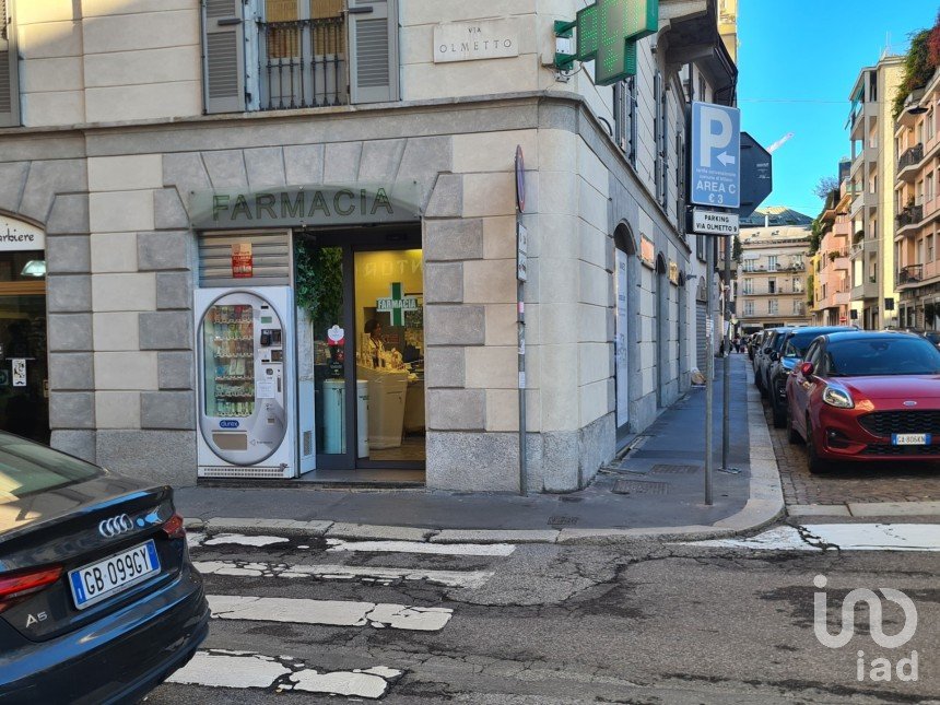 Shop / premises commercial of 260 m² in Milano (20123)