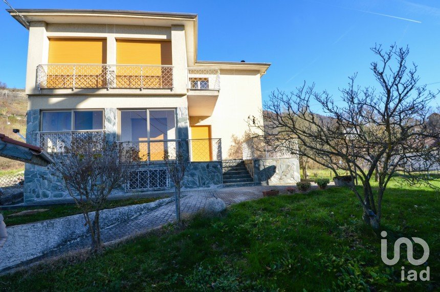 House 12 rooms of 280 m² in Millesimo (17017)