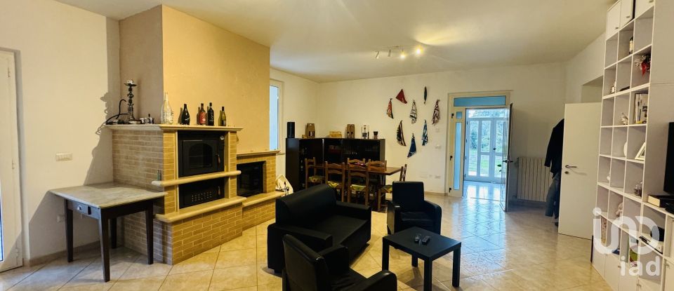 Villa 10 locali di 500 m² in Monsampolo del Tronto (63077)