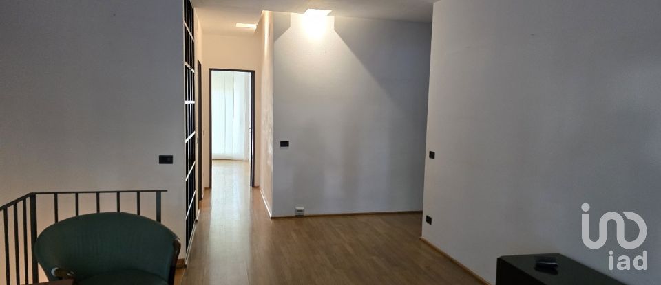 Apartment 5 rooms of 95 m² in Milano (20121)