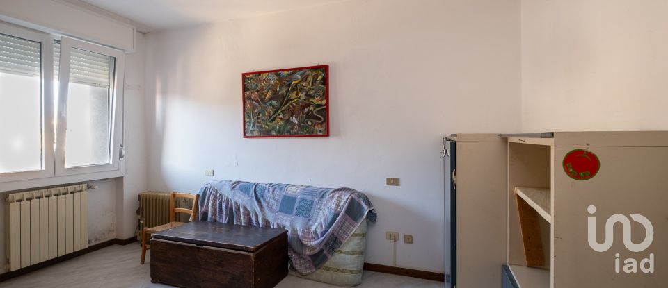 Four-room apartment of 97 m² in Calcinato (25011)