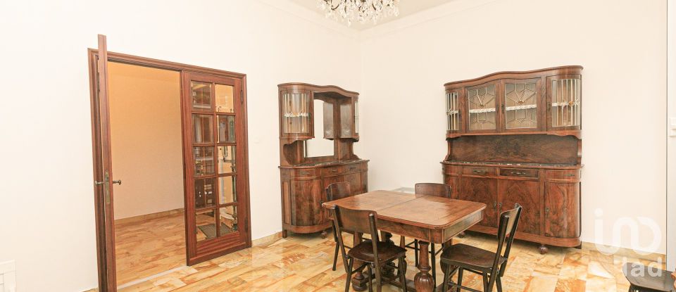 Appartamento 5 locali di 90 m² a Genova (16145)