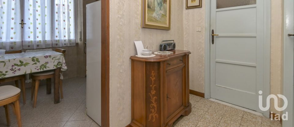 Three-room apartment of 79 m² in Torino (10156)