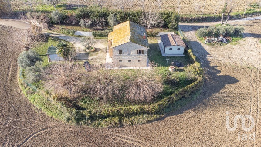 House 6 rooms of 110 m² in Osimo (60027)