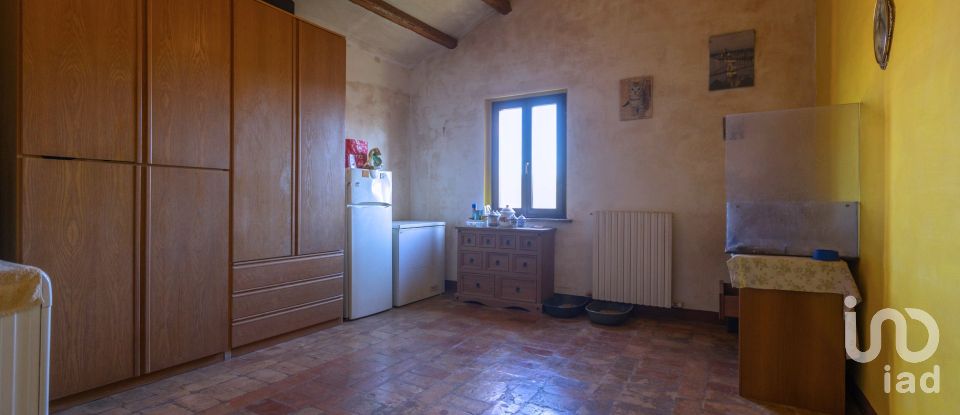 House 6 rooms of 110 m² in Osimo (60027)